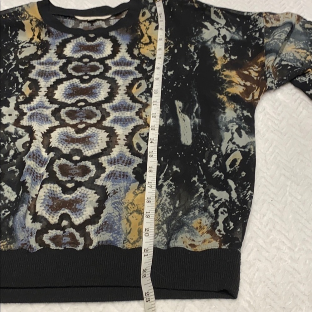 CAbi Python Snake Print Sweatshirt Style Blouse SZ S - Picture 7 of 11